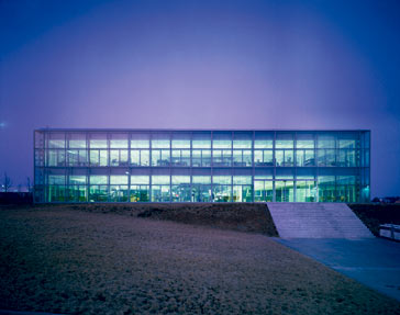  Edificio Götz, Würzburg, Alemnia. Webler+Geissler, 1995.