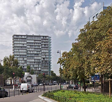  El Grand Project de Renouvellement Urbain de París, aprobado en 2002, apostaba por la rehabilitación del edificio frente a la práctica habitual de demolición.