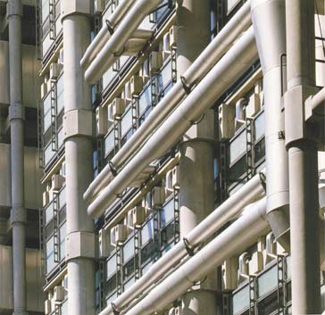 Lloyd’s of London (R. Rogers, 1986). Instalaciones de aire acondicionado por fachada.