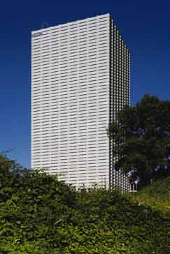  Fachada este de la torre de oficinas de la avenida Boavista.